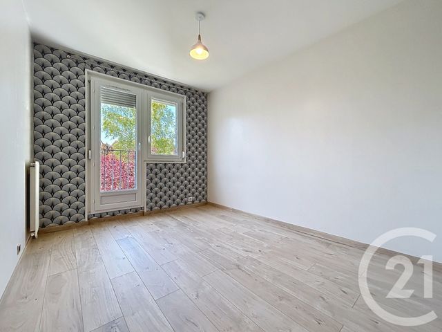 Appartement F4 à louer - 4 pièces - 80.0 m2 - ST ANDRE LES VERGERS - 10 - CHAMPAGNE-ARDENNE - Century 21 Martinot Immobilier
