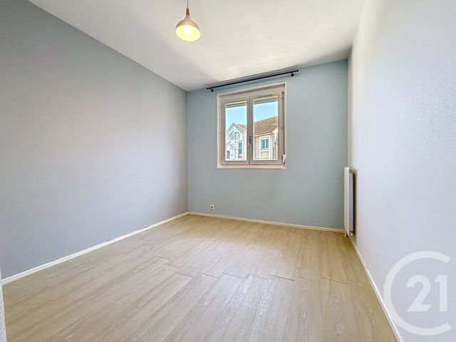 Appartement F4 à louer - 4 pièces - 80.0 m2 - ST ANDRE LES VERGERS - 10 - CHAMPAGNE-ARDENNE - Century 21 Martinot Immobilier
