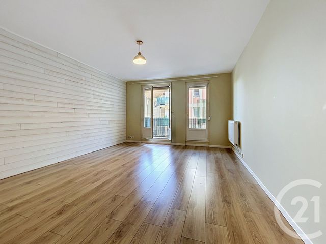 Appartement F4 à louer - 4 pièces - 80.0 m2 - ST ANDRE LES VERGERS - 10 - CHAMPAGNE-ARDENNE - Century 21 Martinot Immobilier
