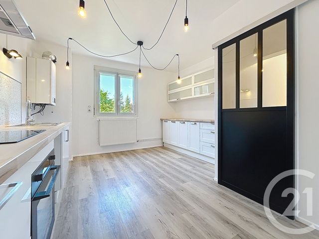 Appartement F4 à louer - 4 pièces - 80.0 m2 - ST ANDRE LES VERGERS - 10 - CHAMPAGNE-ARDENNE - Century 21 Martinot Immobilier