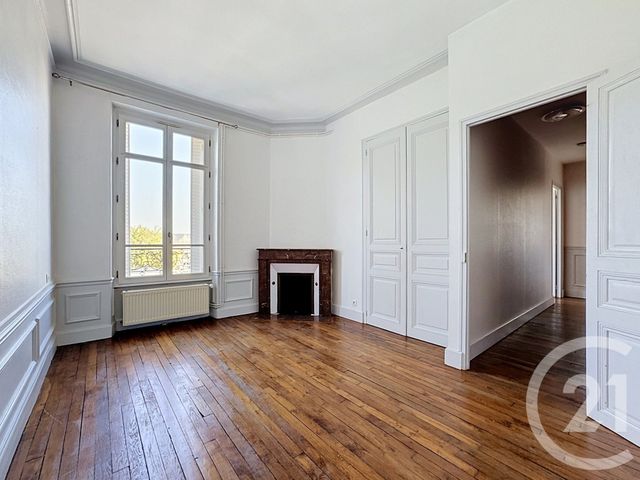 Appartement F5 à louer - 5 pièces - 123.0 m2 - TROYES - 10 - CHAMPAGNE-ARDENNE - Century 21 Martinot Immobilier