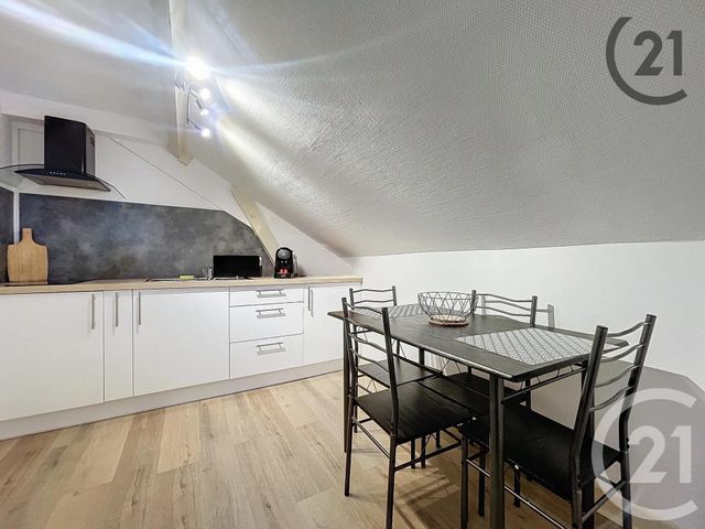 Appartement Studio à louer - 2 pièces - 16.0 m2 - TROYES - 10 - CHAMPAGNE-ARDENNE - Century 21 Martinot Immobilier