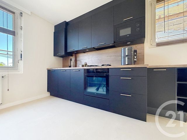 Appartement F2 à louer - 2 pièces - 50.01 m2 - TROYES - 10 - CHAMPAGNE-ARDENNE - Century 21 Martinot Immobilier