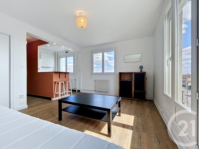 Appartement à louer - 1 pièce - 25.0 m2 - TROYES - 10 - CHAMPAGNE-ARDENNE - Century 21 Martinot Immobilier