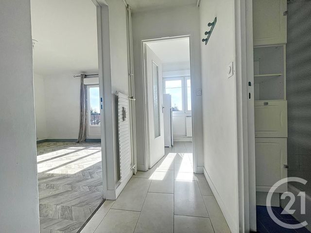 Appartement F1 à louer - 1 pièce - 27.0 m2 - TROYES - 10 - CHAMPAGNE-ARDENNE - Century 21 Martinot Immobilier