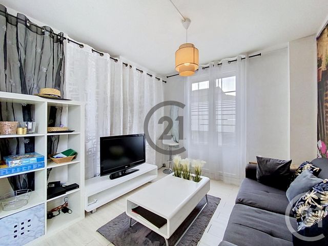 Appartement T2 à vendre - 3 pièces - 72.0 m2 - TROYES - 10 - CHAMPAGNE-ARDENNE - Century 21 Martinot Immobilier