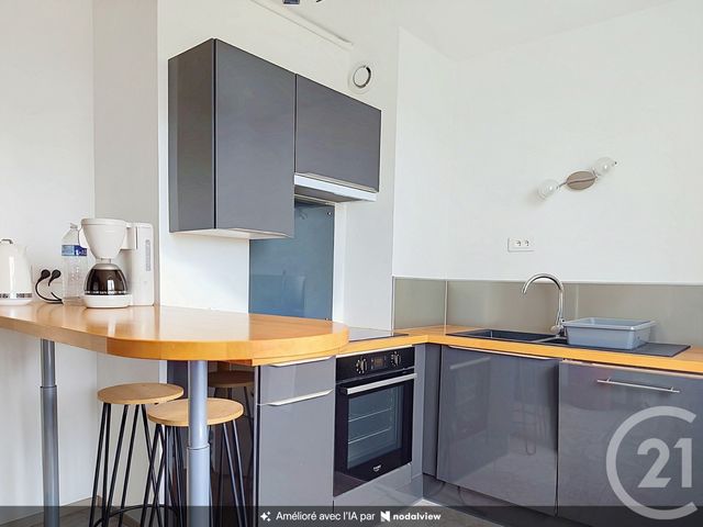 Appartement F4 à vendre - 4 pièces - 77.5 m2 - ST ANDRE LES VERGERS - 10 - CHAMPAGNE-ARDENNE - Century 21 Martinot Immobilier