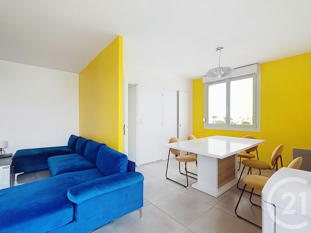 Appartement F4 à vendre - 4 pièces - 77.5 m2 - ST ANDRE LES VERGERS - 10 - CHAMPAGNE-ARDENNE - Century 21 Martinot Immobilier
