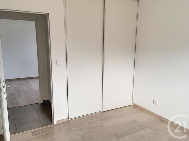 Appartement Duplex à louer - 3 pièces - 70.0 m2 - BUCHERES - 10 - CHAMPAGNE-ARDENNE - Century 21 Martinot Immobilier