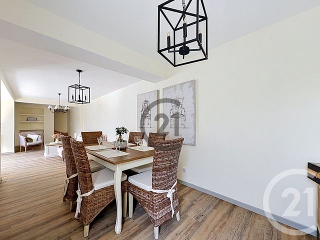maison à vendre - 9 pièces - 140.0 m2 - ST JULIEN LES VILLAS - 10 - CHAMPAGNE-ARDENNE - Century 21 Martinot Immobilier