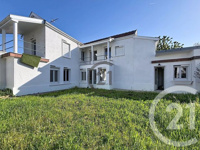 maison à vendre - 9 pièces - 140.0 m2 - ST JULIEN LES VILLAS - 10 - CHAMPAGNE-ARDENNE - Century 21 Martinot Immobilier