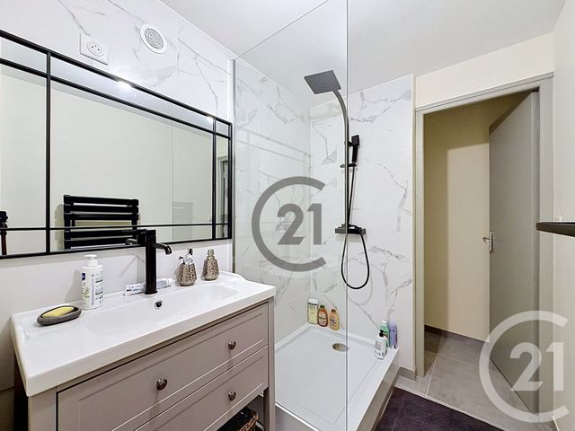 maison à vendre - 9 pièces - 140.0 m2 - ST JULIEN LES VILLAS - 10 - CHAMPAGNE-ARDENNE - Century 21 Martinot Immobilier