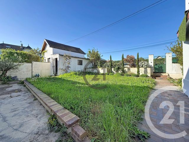maison à vendre - 9 pièces - 140.0 m2 - ST JULIEN LES VILLAS - 10 - CHAMPAGNE-ARDENNE - Century 21 Martinot Immobilier