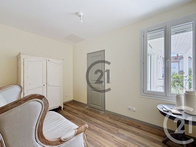 maison à vendre - 9 pièces - 140.0 m2 - ST JULIEN LES VILLAS - 10 - CHAMPAGNE-ARDENNE - Century 21 Martinot Immobilier
