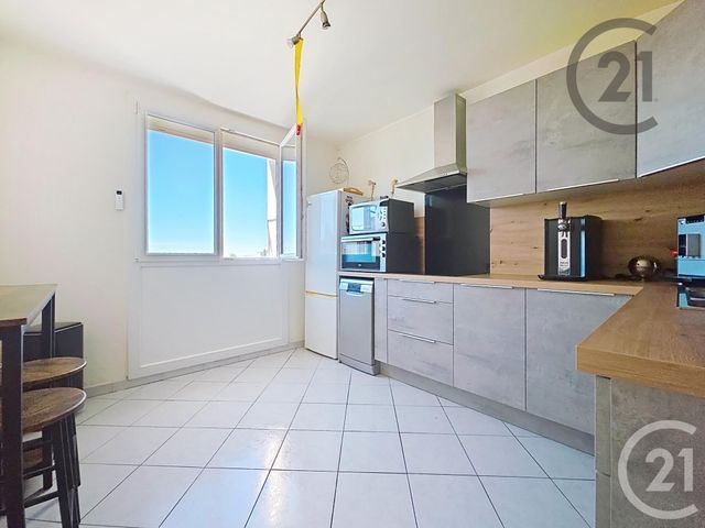 Appartement F3 à vendre - 3 pièces - 64.4 m2 - TROYES - 10 - CHAMPAGNE-ARDENNE - Century 21 Martinot Immobilier
