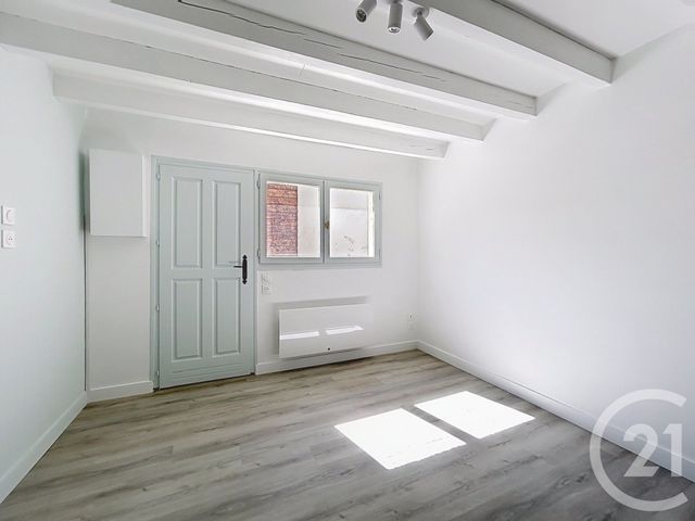 Appartement Duplex à louer - 2 pièces - 26.4 m2 - TROYES - 10 - CHAMPAGNE-ARDENNE - Century 21 Martinot Immobilier
