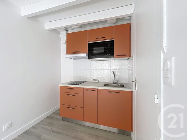 Appartement Duplex à louer - 2 pièces - 26.4 m2 - TROYES - 10 - CHAMPAGNE-ARDENNE - Century 21 Martinot Immobilier