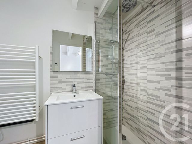 Appartement Duplex à louer - 2 pièces - 26.4 m2 - TROYES - 10 - CHAMPAGNE-ARDENNE - Century 21 Martinot Immobilier