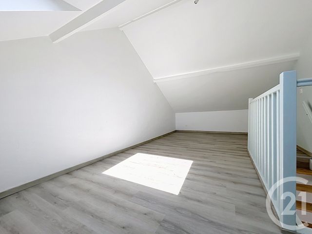 Appartement Duplex à louer - 2 pièces - 26.4 m2 - TROYES - 10 - CHAMPAGNE-ARDENNE - Century 21 Martinot Immobilier