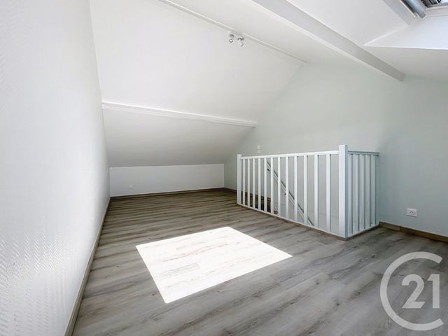 Appartement Duplex à louer - 2 pièces - 26.4 m2 - TROYES - 10 - CHAMPAGNE-ARDENNE - Century 21 Martinot Immobilier