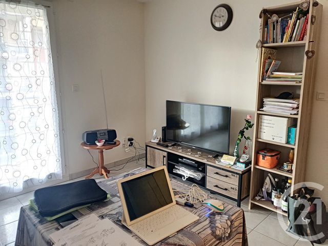 Appartement F2 à louer - 2 pièces - 42.0 m2 - ST JULIEN LES VILLAS - 10 - CHAMPAGNE-ARDENNE - Century 21 Martinot Immobilier