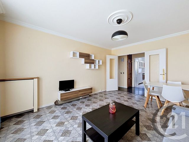 Appartement à vendre - 3 pièces - 61.8 m2 - ST ANDRE LES VERGERS - 10 - CHAMPAGNE-ARDENNE - Century 21 Martinot Immobilier