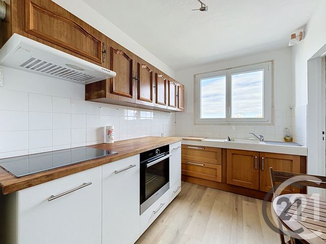 Appartement à vendre - 3 pièces - 61.8 m2 - ST ANDRE LES VERGERS - 10 - CHAMPAGNE-ARDENNE - Century 21 Martinot Immobilier