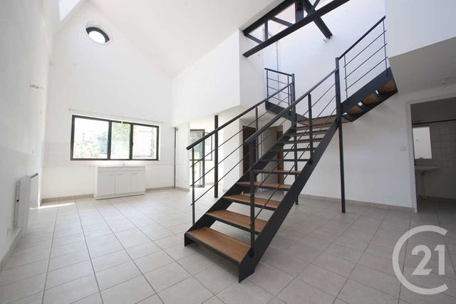 Appartement F3 bis à louer - 3 pièces - 83.56 m2 - TROYES - 10 - CHAMPAGNE-ARDENNE - Century 21 Martinot Immobilier