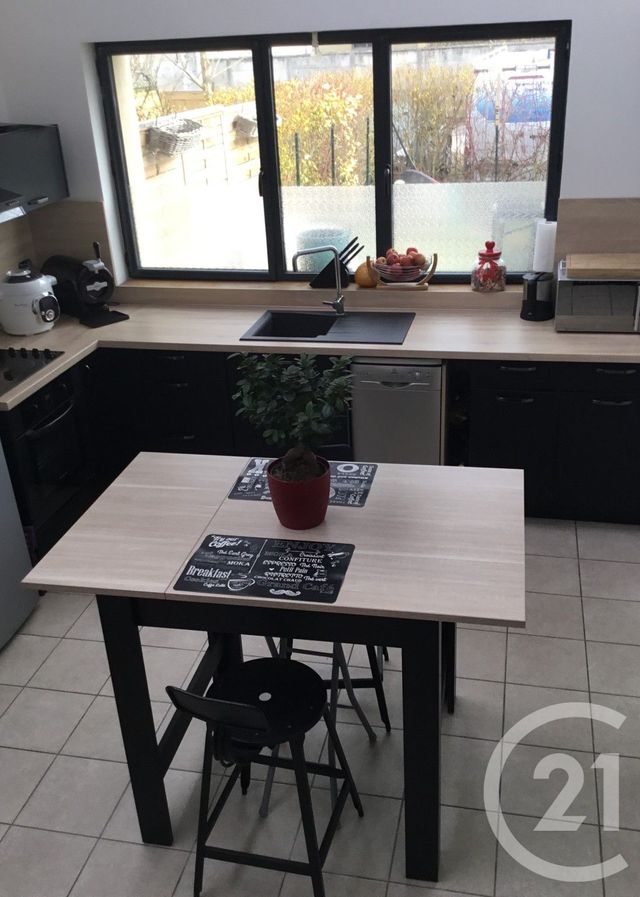 Appartement F3 bis à louer - 3 pièces - 83.56 m2 - TROYES - 10 - CHAMPAGNE-ARDENNE - Century 21 Martinot Immobilier