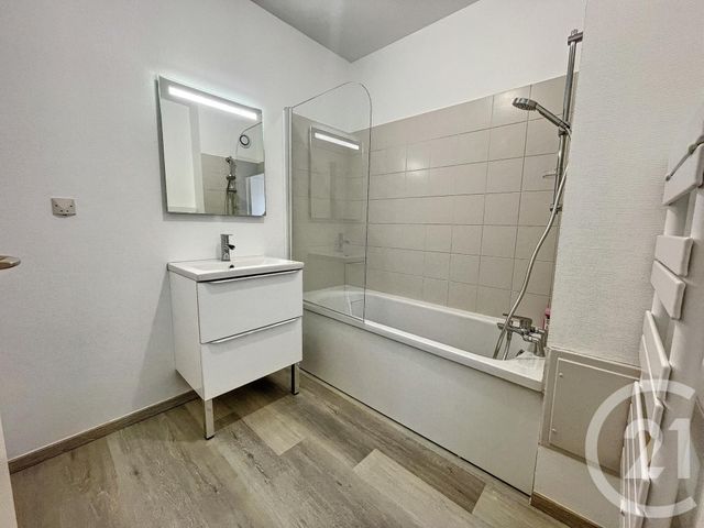 Appartement F2 à louer - 2 pièces - 49.0 m2 - ST ANDRE LES VERGERS - 10 - CHAMPAGNE-ARDENNE - Century 21 Martinot Immobilier