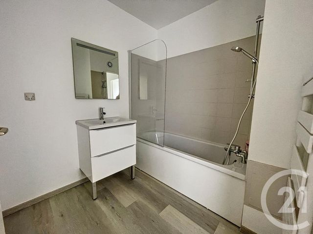 Appartement F2 à louer - 2 pièces - 49.0 m2 - ST ANDRE LES VERGERS - 10 - CHAMPAGNE-ARDENNE - Century 21 Martinot Immobilier