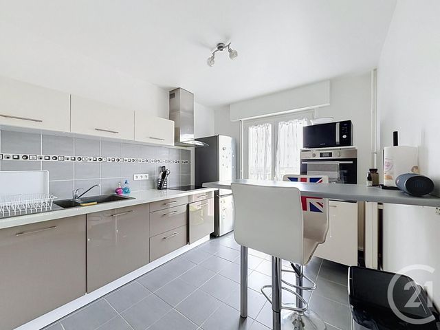 Appartement à vendre - 2 pièces - 52.0 m2 - ST ANDRE LES VERGERS - 10 - CHAMPAGNE-ARDENNE - Century 21 Martinot Immobilier