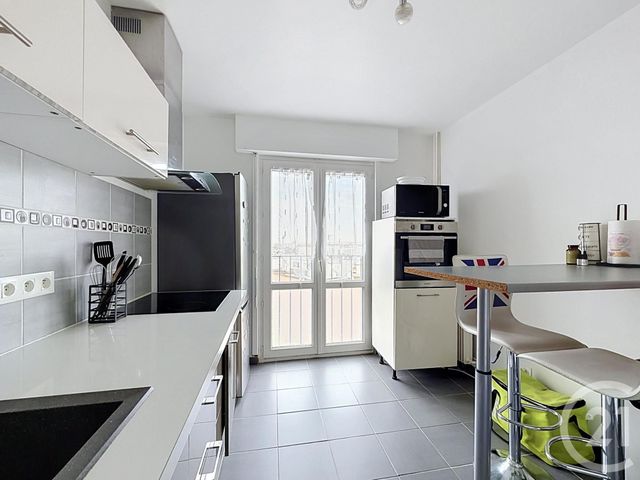 Appartement à vendre - 2 pièces - 52.0 m2 - ST ANDRE LES VERGERS - 10 - CHAMPAGNE-ARDENNE - Century 21 Martinot Immobilier
