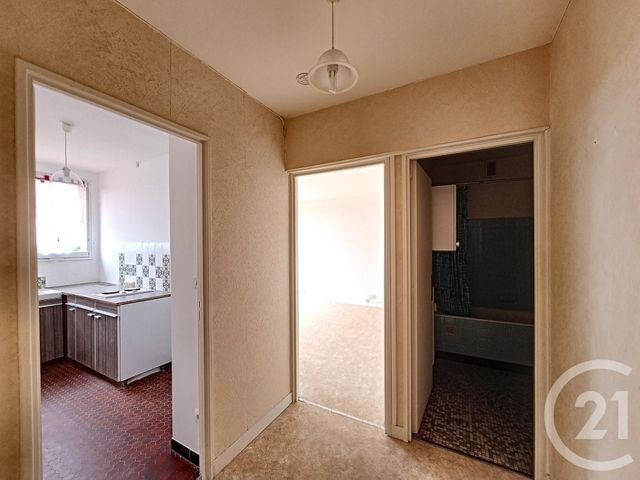 Appartement F1 à louer - 1 pièce - 35.0 m2 - TROYES - 10 - CHAMPAGNE-ARDENNE - Century 21 Martinot Immobilier