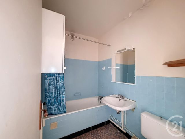 Appartement F1 à louer - 1 pièce - 35.0 m2 - TROYES - 10 - CHAMPAGNE-ARDENNE - Century 21 Martinot Immobilier