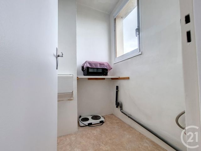 Appartement F1 à louer - 1 pièce - 35.0 m2 - TROYES - 10 - CHAMPAGNE-ARDENNE - Century 21 Martinot Immobilier
