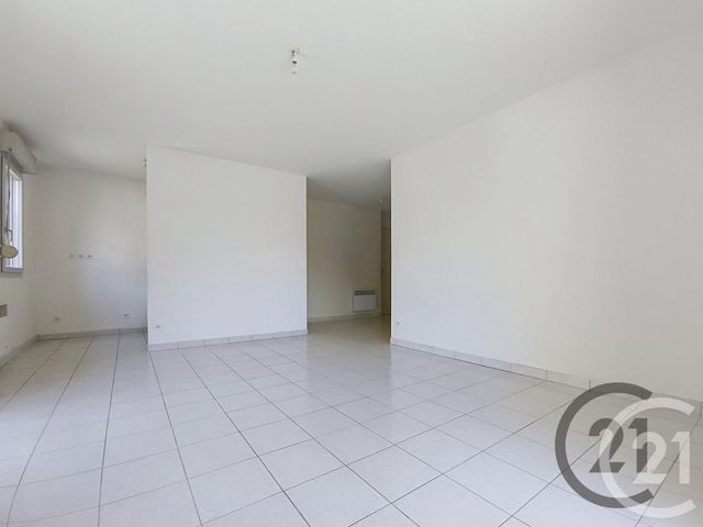 Appartement à louer - 2 pièces - 40.0 m2 - TROYES - 10 - CHAMPAGNE-ARDENNE - Century 21 Martinot Immobilier