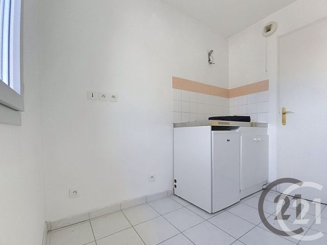Appartement à louer - 2 pièces - 40.0 m2 - TROYES - 10 - CHAMPAGNE-ARDENNE - Century 21 Martinot Immobilier