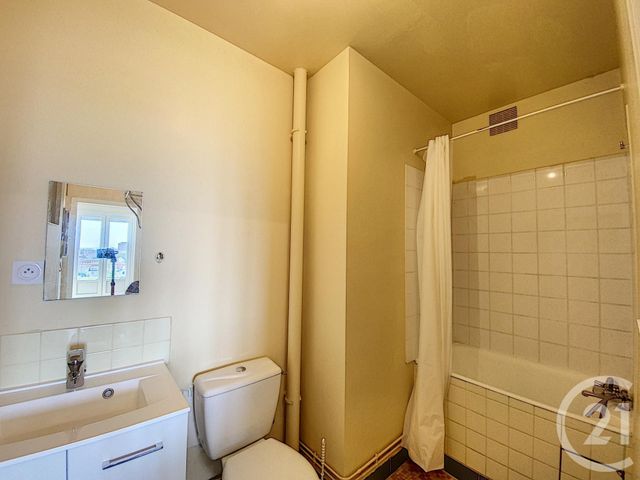 Appartement F1 à louer - 1 pièce - 25.0 m2 - TROYES - 10 - CHAMPAGNE-ARDENNE - Century 21 Martinot Immobilier