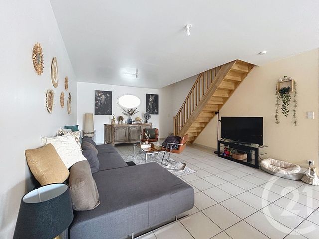 Appartement T5 à louer - 5 pièces - 135.0 m2 - STE SAVINE - 10 - CHAMPAGNE-ARDENNE - Century 21 Martinot Immobilier