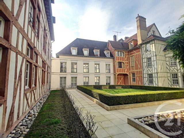 Appartement F3 à louer - 3 pièces - 74.0 m2 - TROYES - 10 - CHAMPAGNE-ARDENNE - Century 21 Martinot Immobilier