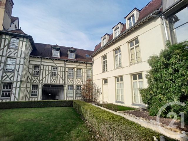 Appartement F3 à louer - 3 pièces - 74.0 m2 - TROYES - 10 - CHAMPAGNE-ARDENNE - Century 21 Martinot Immobilier