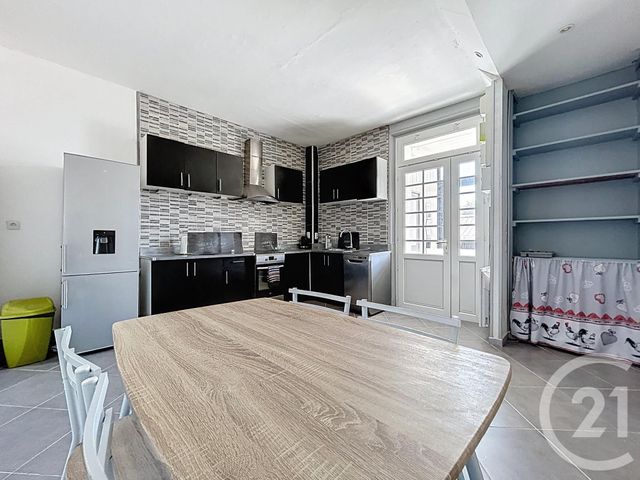Appartement F2 à louer - 2 pièces - 49.0 m2 - TROYES - 10 - CHAMPAGNE-ARDENNE - Century 21 Martinot Immobilier