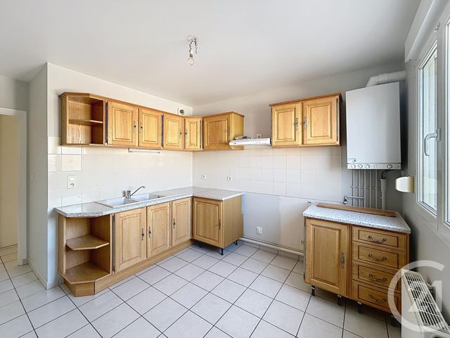 Appartement F3 à louer - 3 pièces - 64.0 m2 - TROYES - 10 - CHAMPAGNE-ARDENNE - Century 21 Martinot Immobilier