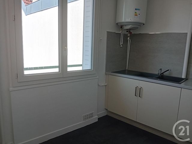 Appartement T2 à louer - 2 pièces - 40.0 m2 - TROYES - 10 - CHAMPAGNE-ARDENNE - Century 21 Martinot Immobilier