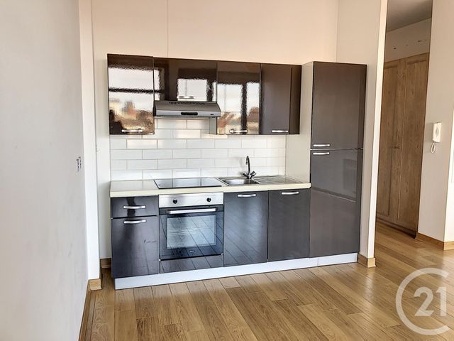 Appartement F1 à louer - 1 pièce - 43.0 m2 - TROYES - 10 - CHAMPAGNE-ARDENNE - Century 21 Martinot Immobilier