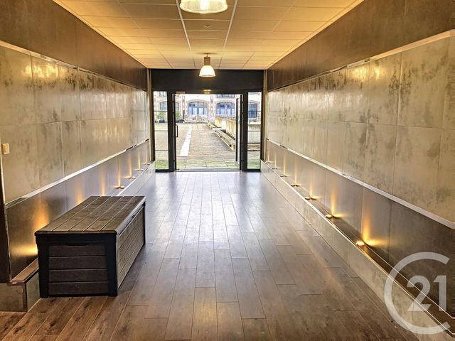 Appartement F1 à louer - 1 pièce - 43.0 m2 - TROYES - 10 - CHAMPAGNE-ARDENNE - Century 21 Martinot Immobilier