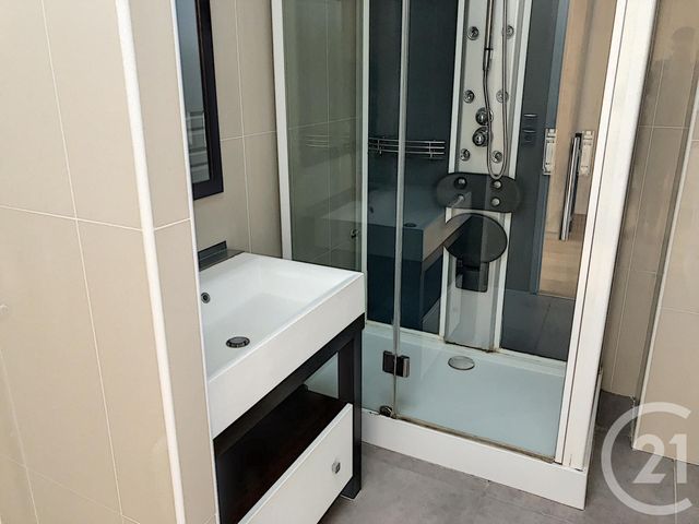 Appartement F1 à louer - 1 pièce - 43.0 m2 - TROYES - 10 - CHAMPAGNE-ARDENNE - Century 21 Martinot Immobilier
