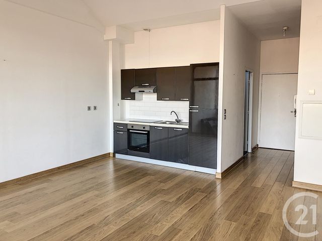 Appartement F1 à louer - 1 pièce - 43.0 m2 - TROYES - 10 - CHAMPAGNE-ARDENNE - Century 21 Martinot Immobilier