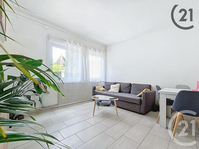 maison à vendre - 3 pièces - 53.0 m2 - ST JULIEN LES VILLAS - 10 - CHAMPAGNE-ARDENNE - Century 21 Martinot Immobilier